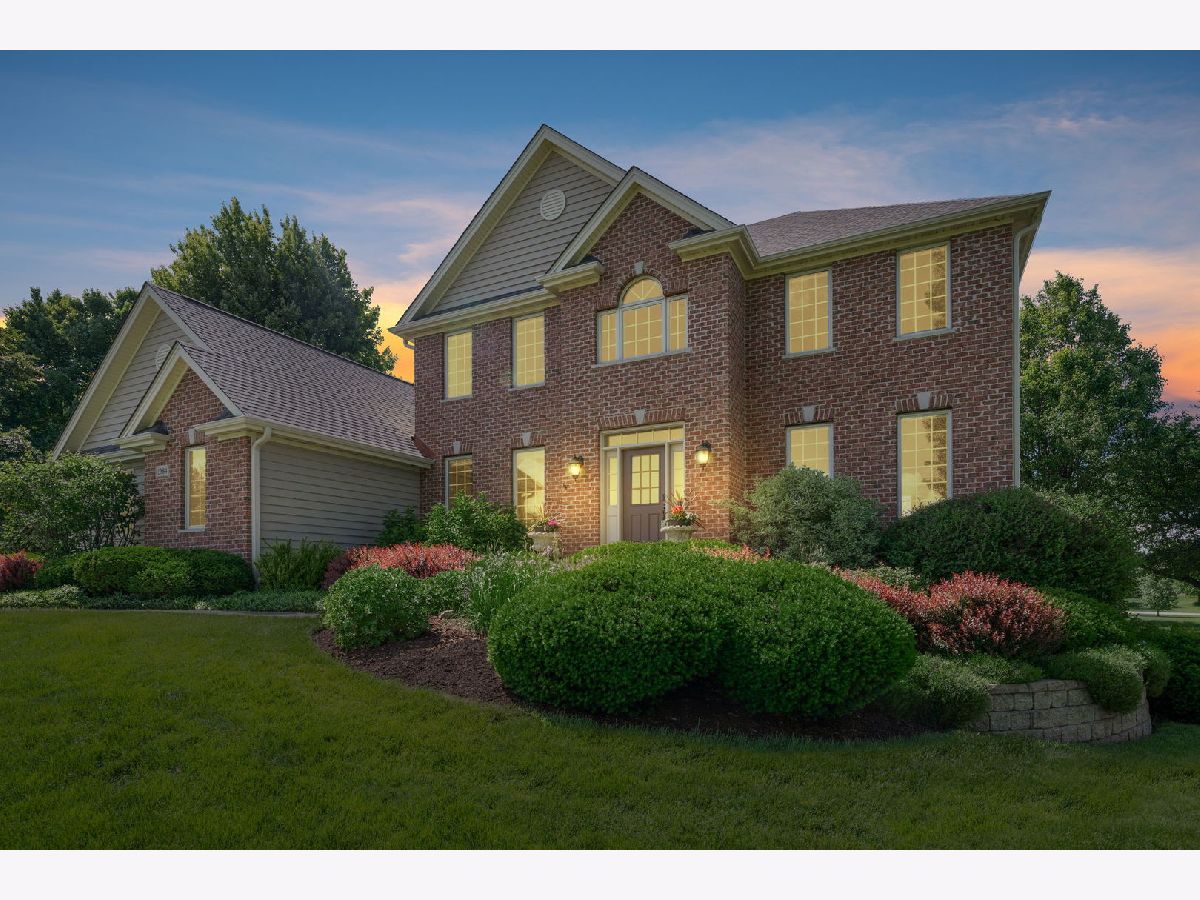 Homes Sold Triple Oaks Farm Hampshire Illinois, 15N844 Farm View