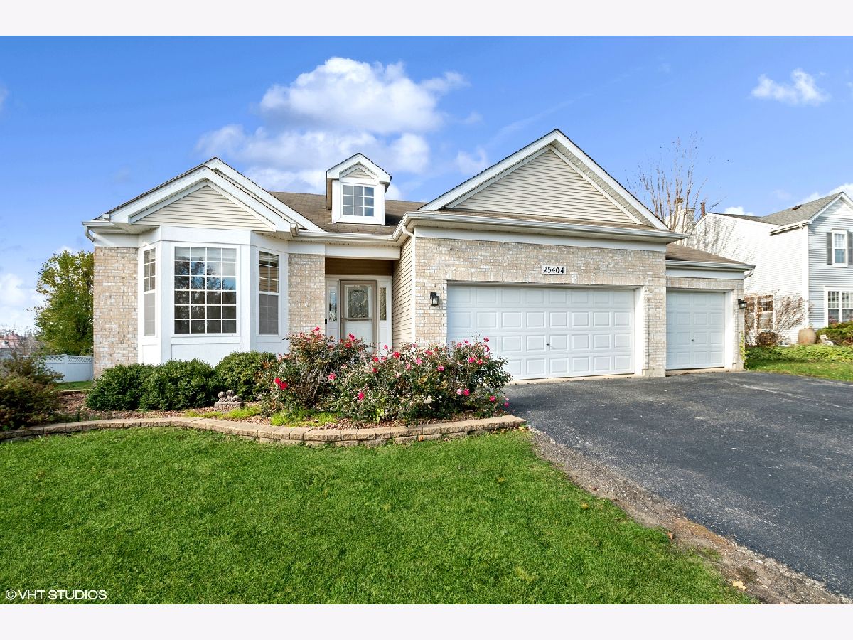 Townhomes & Homes Sold Brookstone Springs Manhattan Illinois, 25404 Spring