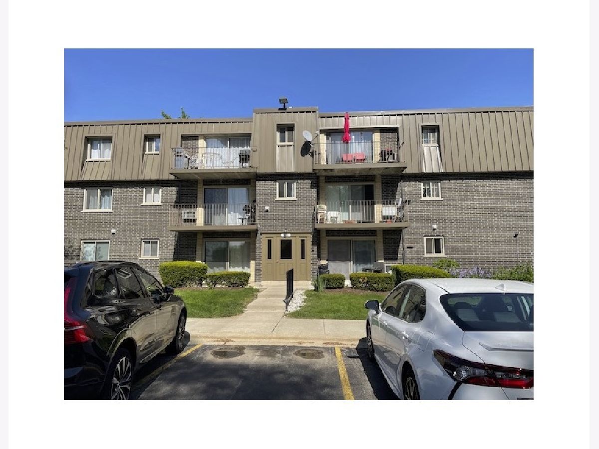 Condominiums Sold Fairway Greens Wheeling Illinois, 568 Fairway View