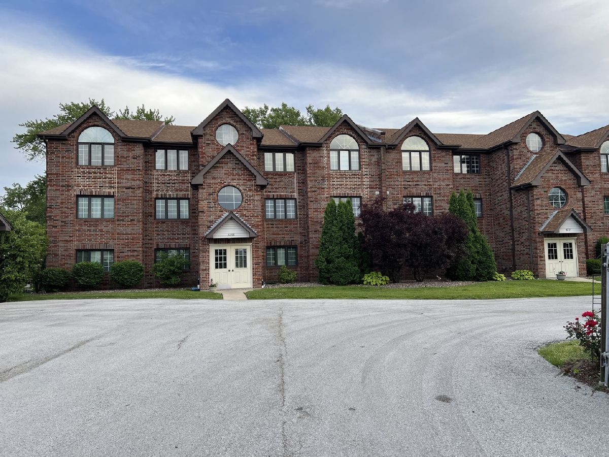 Condos & Townhomes Sold Waterfront Estates Palos Hills Illinois, 8701 Waterfront