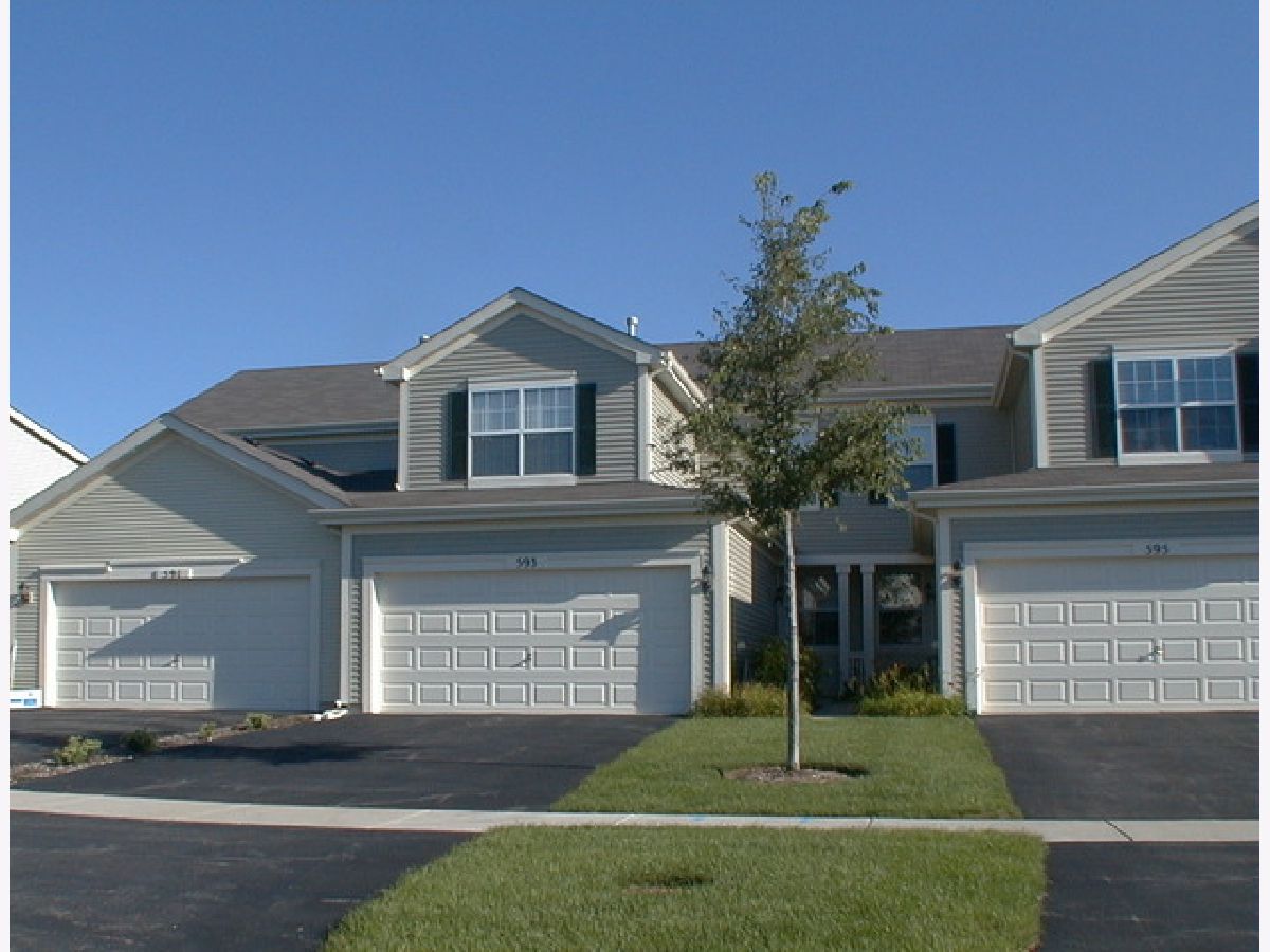 Homes & Townhomes Rented Lakewood Grove Round Lake Illinois, 593 Kristina