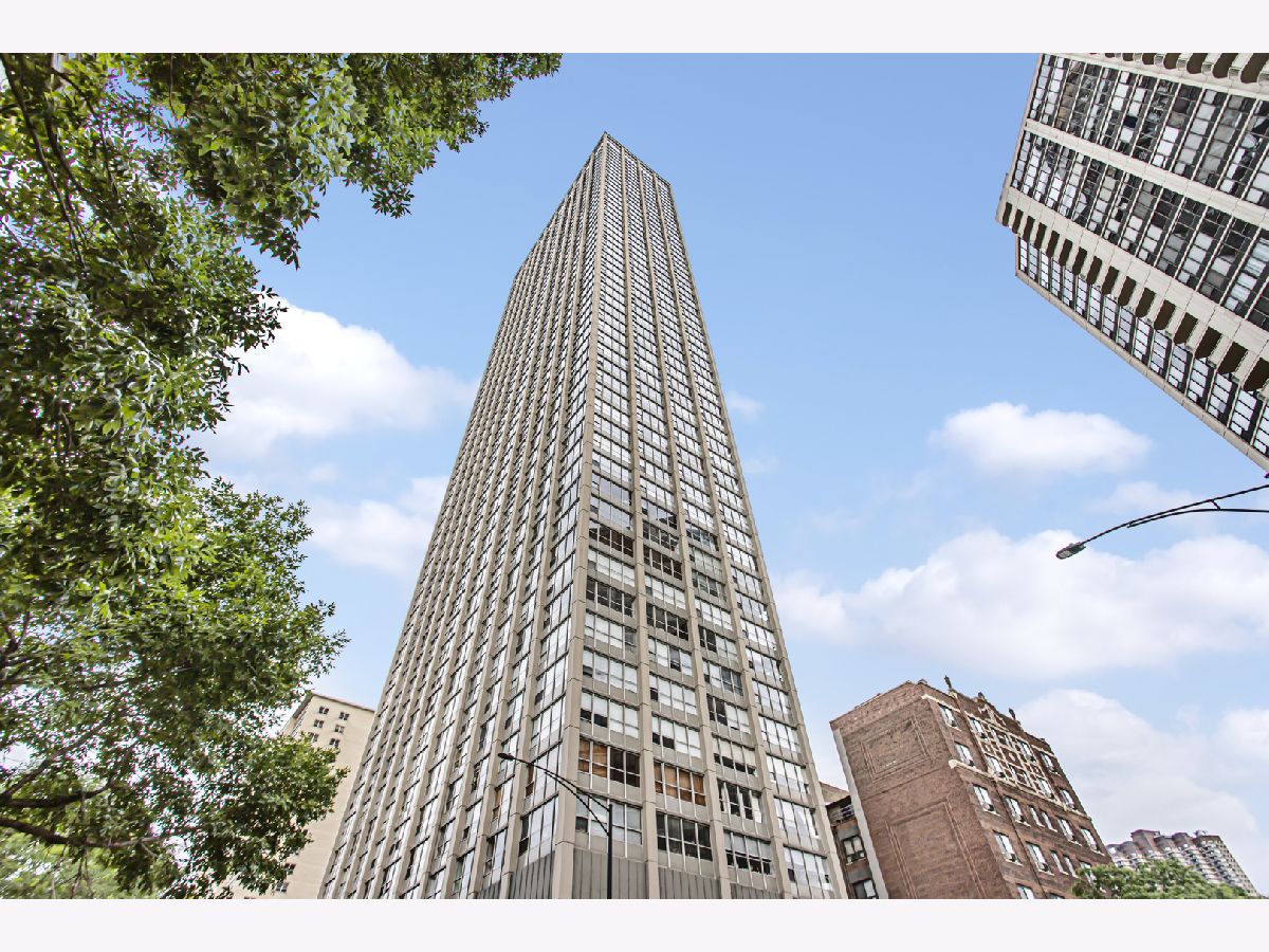 Condominiums Sold Park Place Tower Chicago Illinois, 655 Irving Park