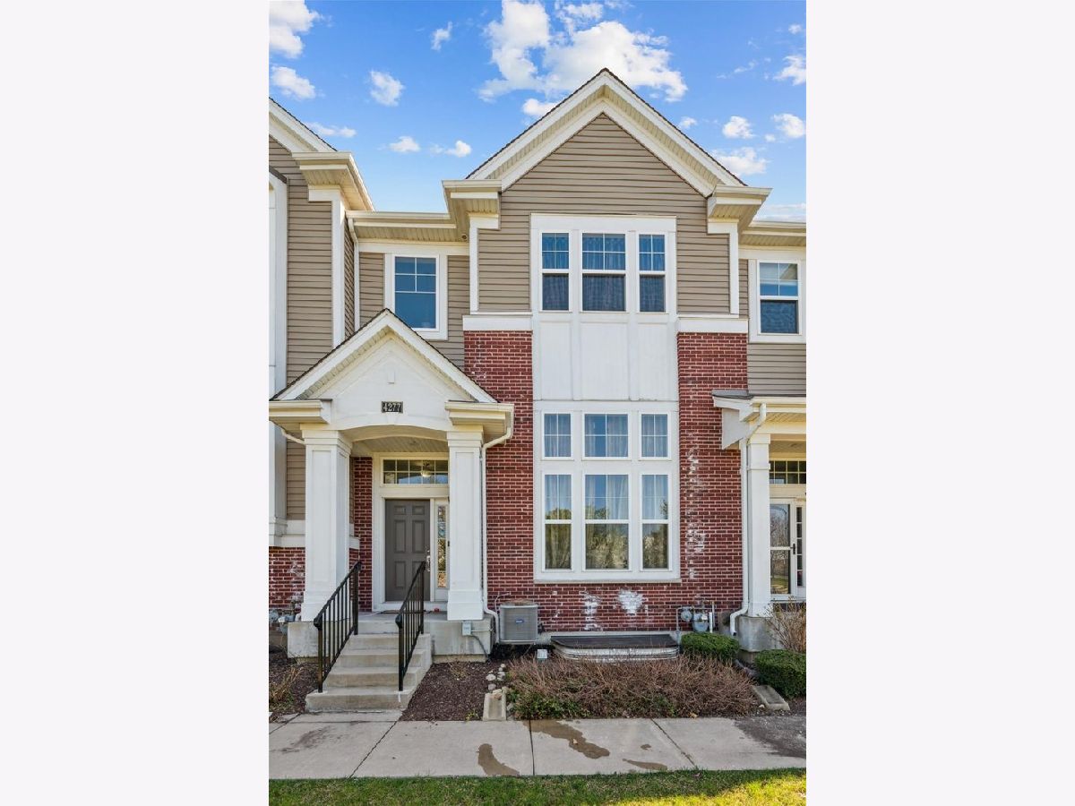 Townhomes & Condos Rented Lehigh Station Aurora Illinois, 4277 Liberty