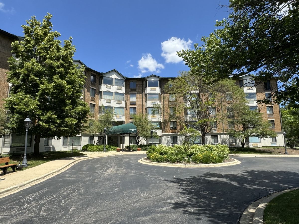 Condominiums Sold Greenbriar Place Glen Ellyn Illinois, 470 Fawell