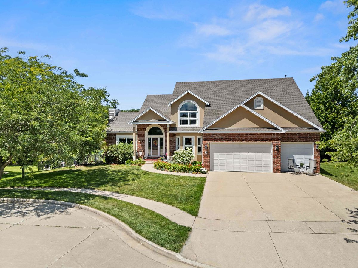 Homes & Condos & Townhomes Sold Ridgewood Bloomington Illinois, 11 Willowbend