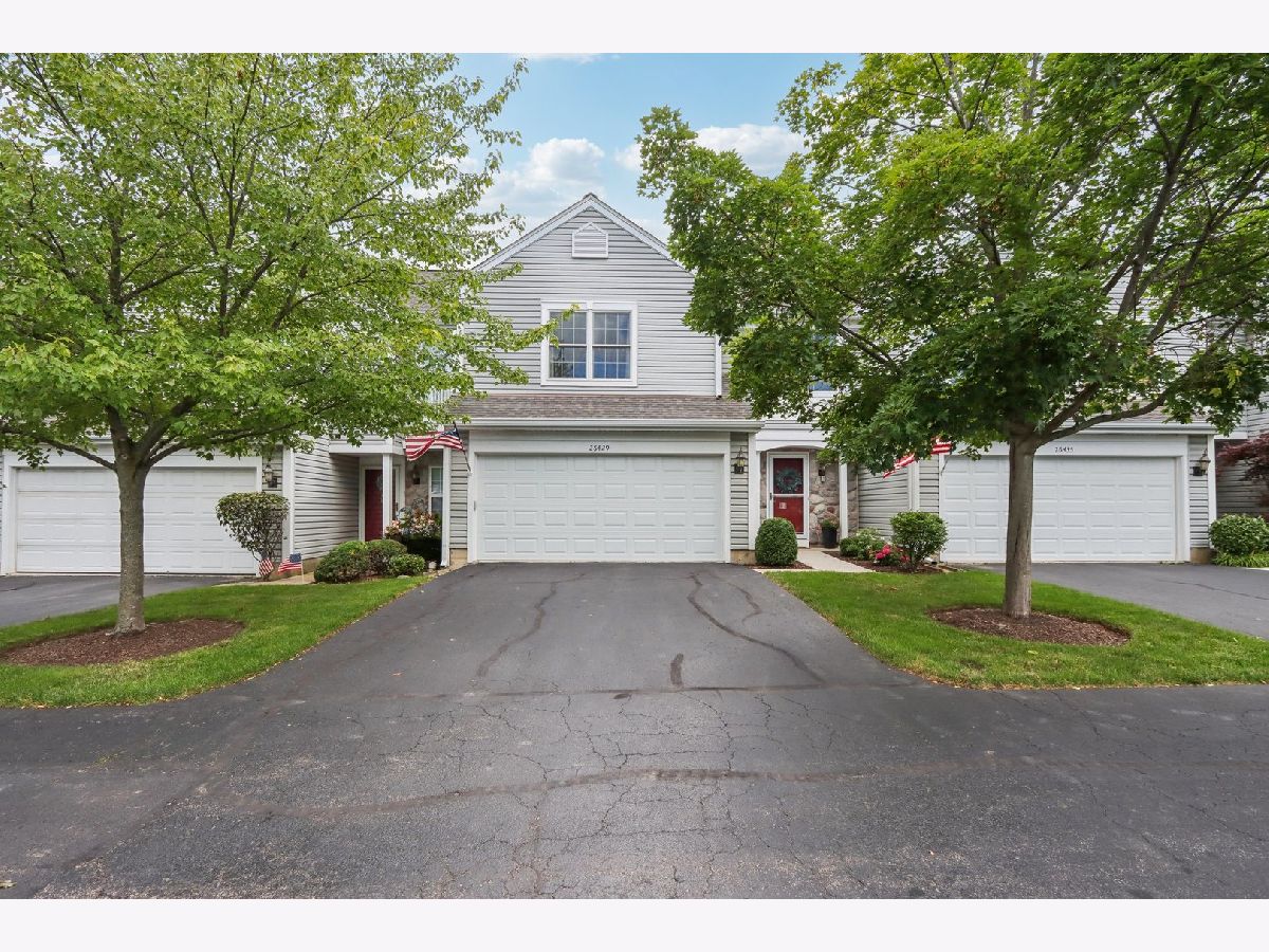 Townhomes Sold Tanneron Bay Ingleside Illinois, 26429 Vista