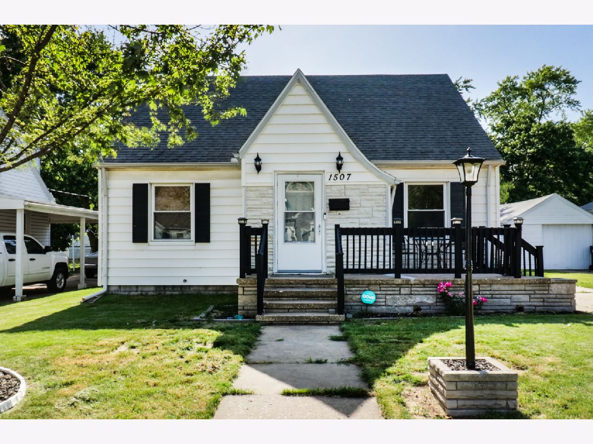  Sold Pekin Illinois, 1507 Bacon