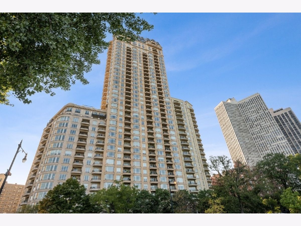 Condominiums Sold Lincoln Park 2550 Chicago Illinois, 2550 Lakeview