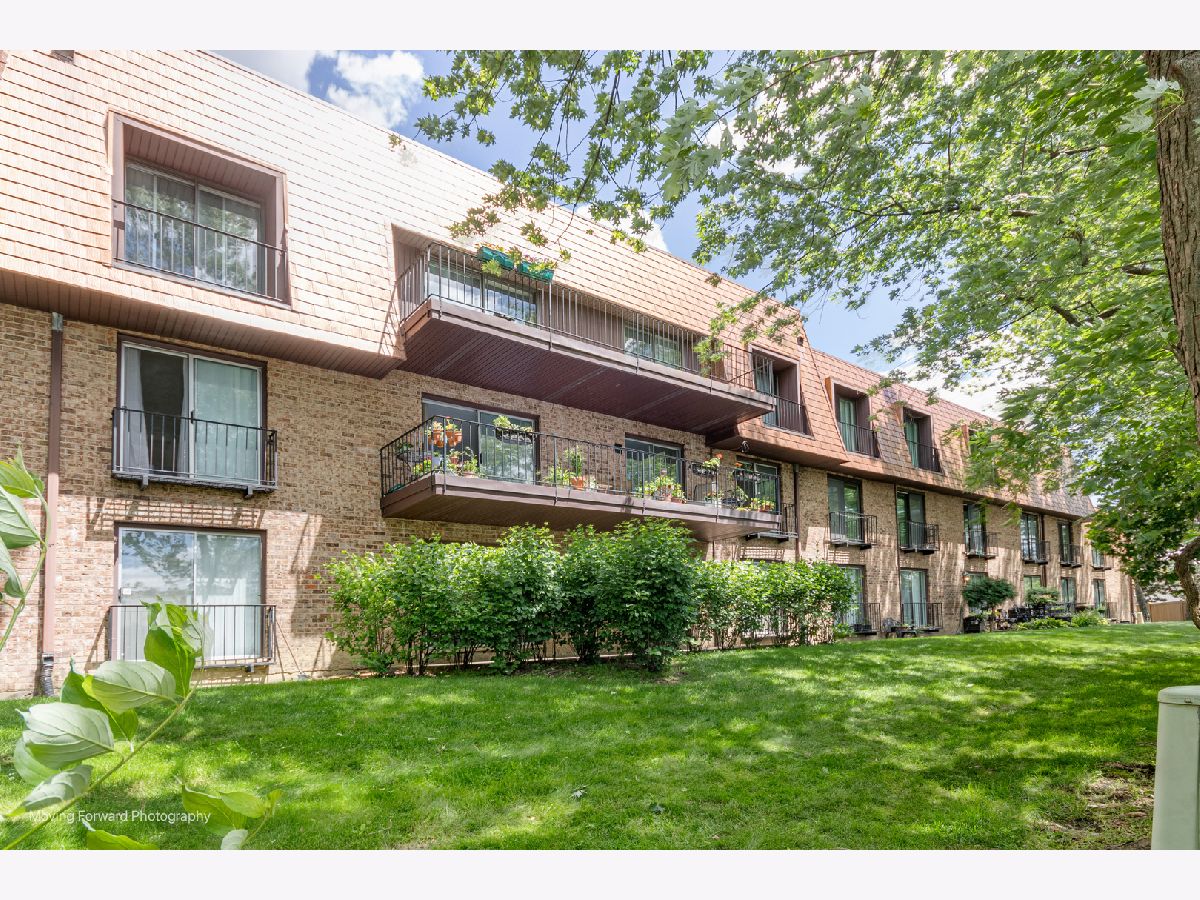 Condominiums Sold Normandy Hill Northbrook Illinois, 4050 Dundee
