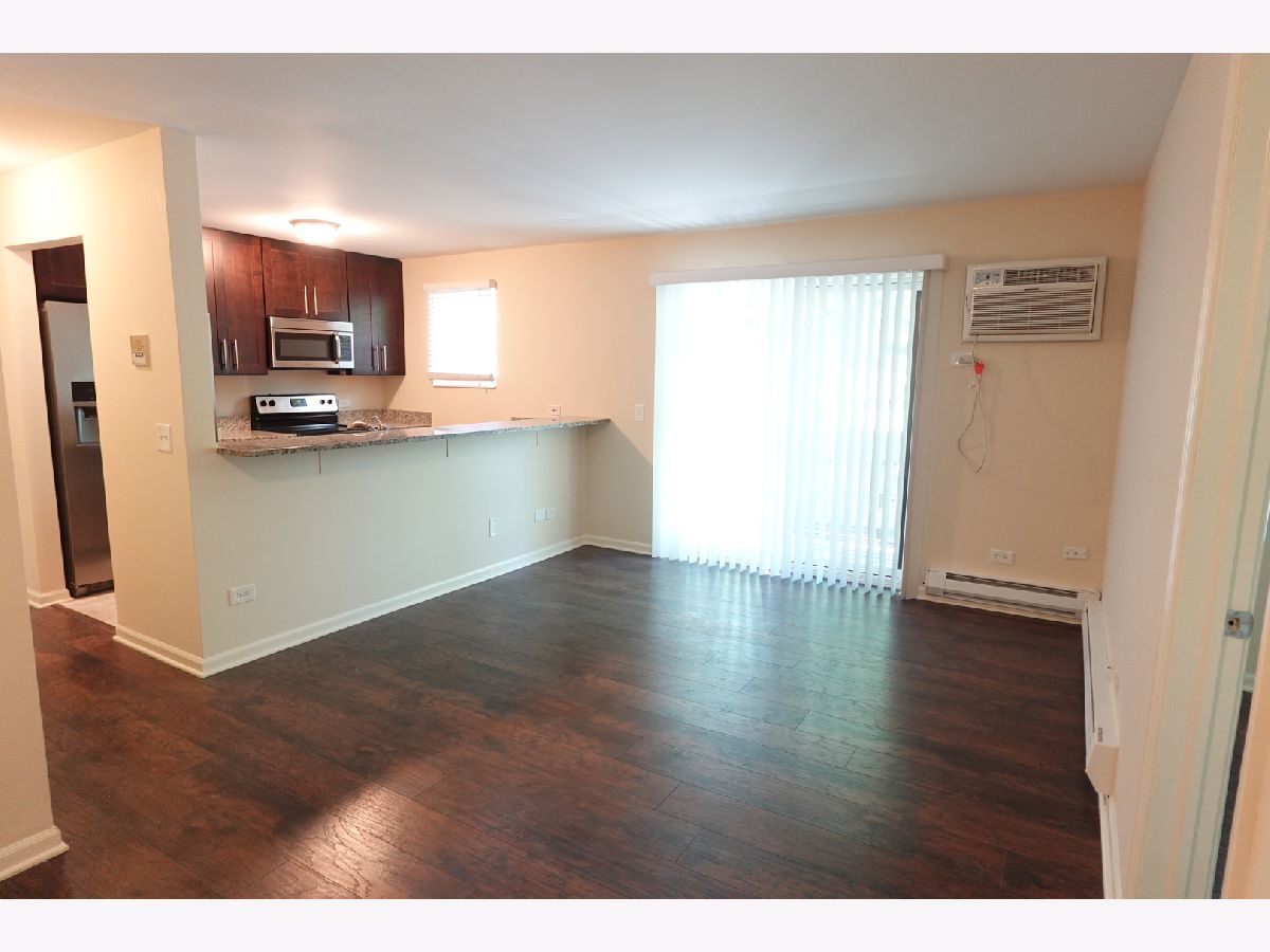 Condominiums Rented Beacon Cove Palatine Illinois, 1303 Winslowe
