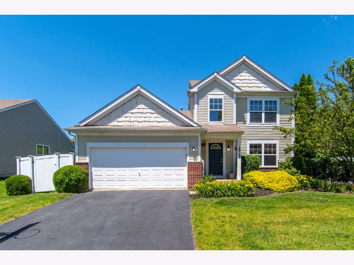 Townhomes & Condos & Homes Sold Broken Arrow Lockport Illinois, 16765 Oneida