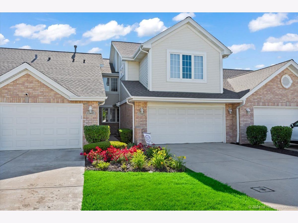 Condos & Townhomes & Homes Sold Foxwoods Oak Lawn Illinois, 11447 Foxwoods