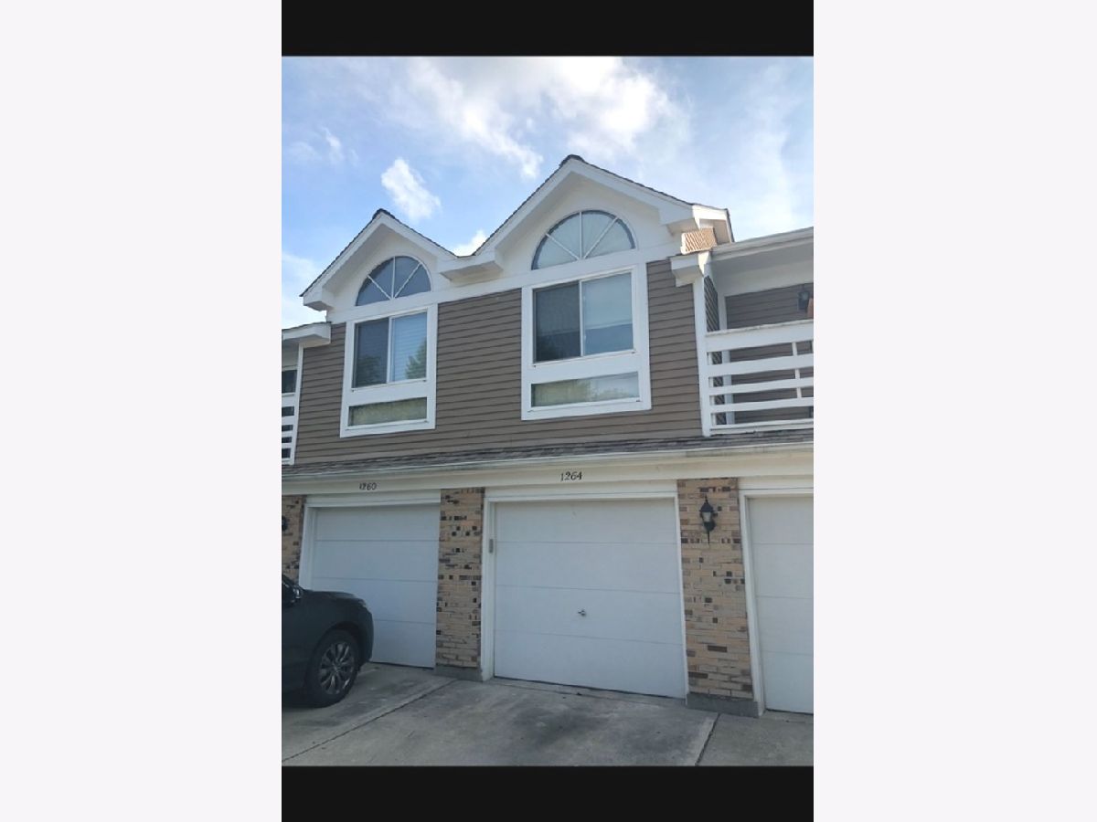 Townhomes & Condos Rented Spoerlein Farms Buffalo Grove Illinois