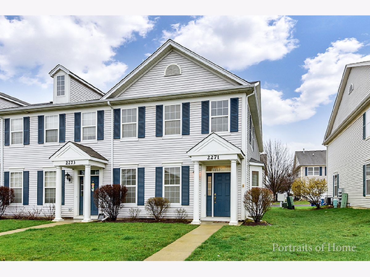 Townhomes & Condos Rented Washington Square Aurora Illinois, 2271 Barrington