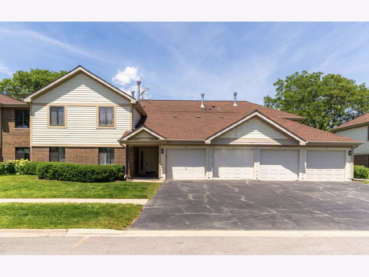 Condos & Townhomes Sold Kingsbrooke Palatine Illinois, 912 Kings Row