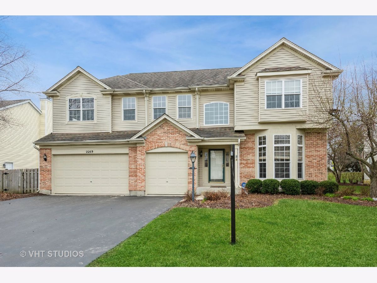 Homes & Condos & Townhomes Sold Willoughby Farms Estates Algonquin Illinois, 2269 Moser