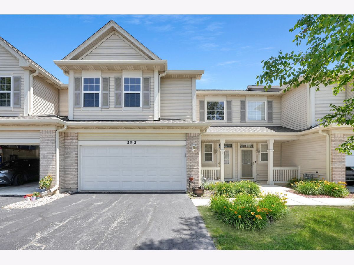 Townhomes Sold Summit Fields Aurora Illinois, 2312 Moonlight