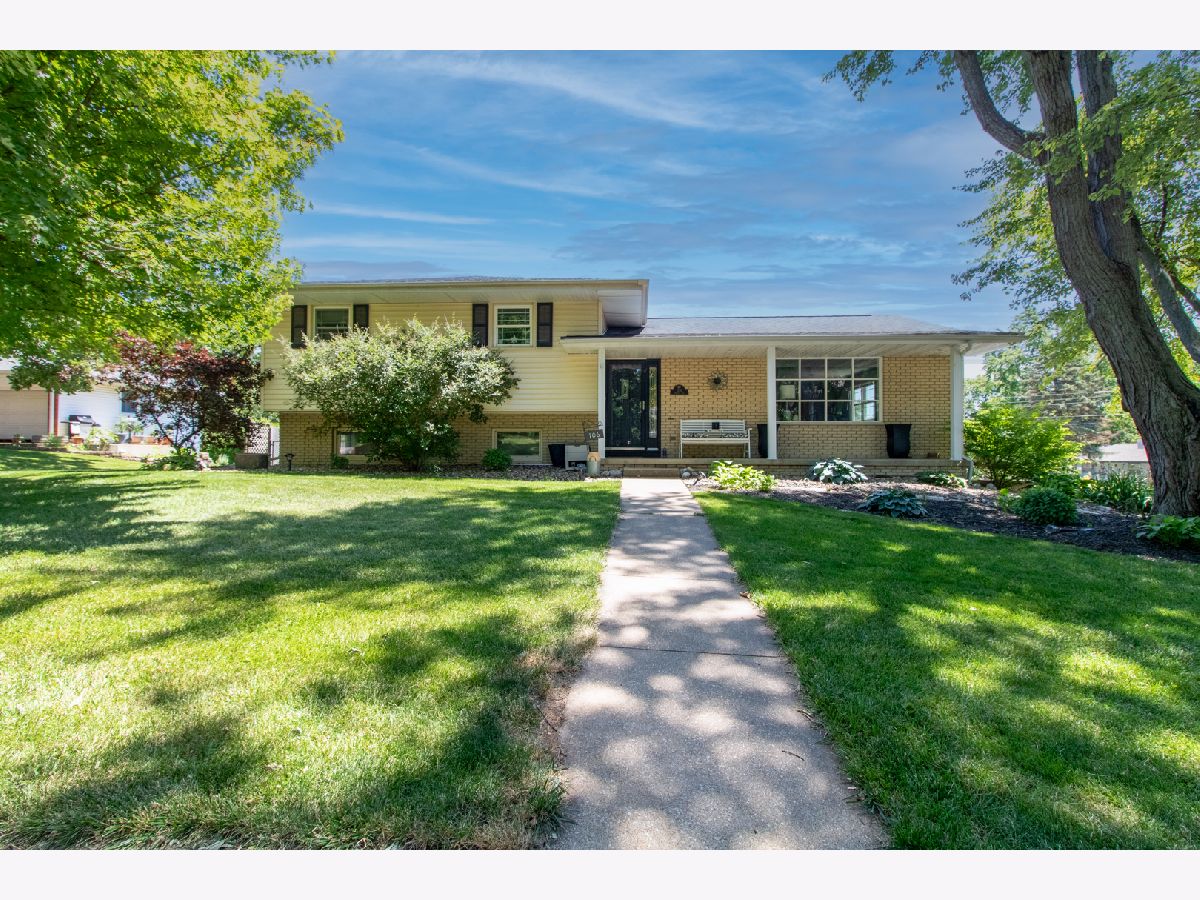 Homes & Condos & Townhomes Sold Pleasant Hills N. Normal Illinois, 106 Veronica