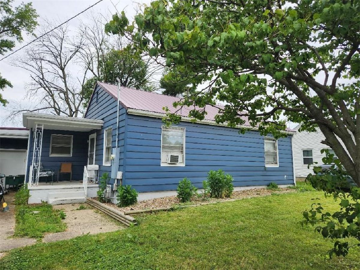  Sold Shelbyville Illinois, 524 Douglas