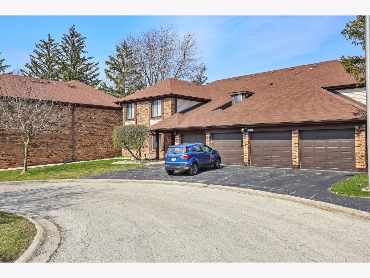 Condominiums Sold Pinetree Homewood Illinois, 18425 Kimball