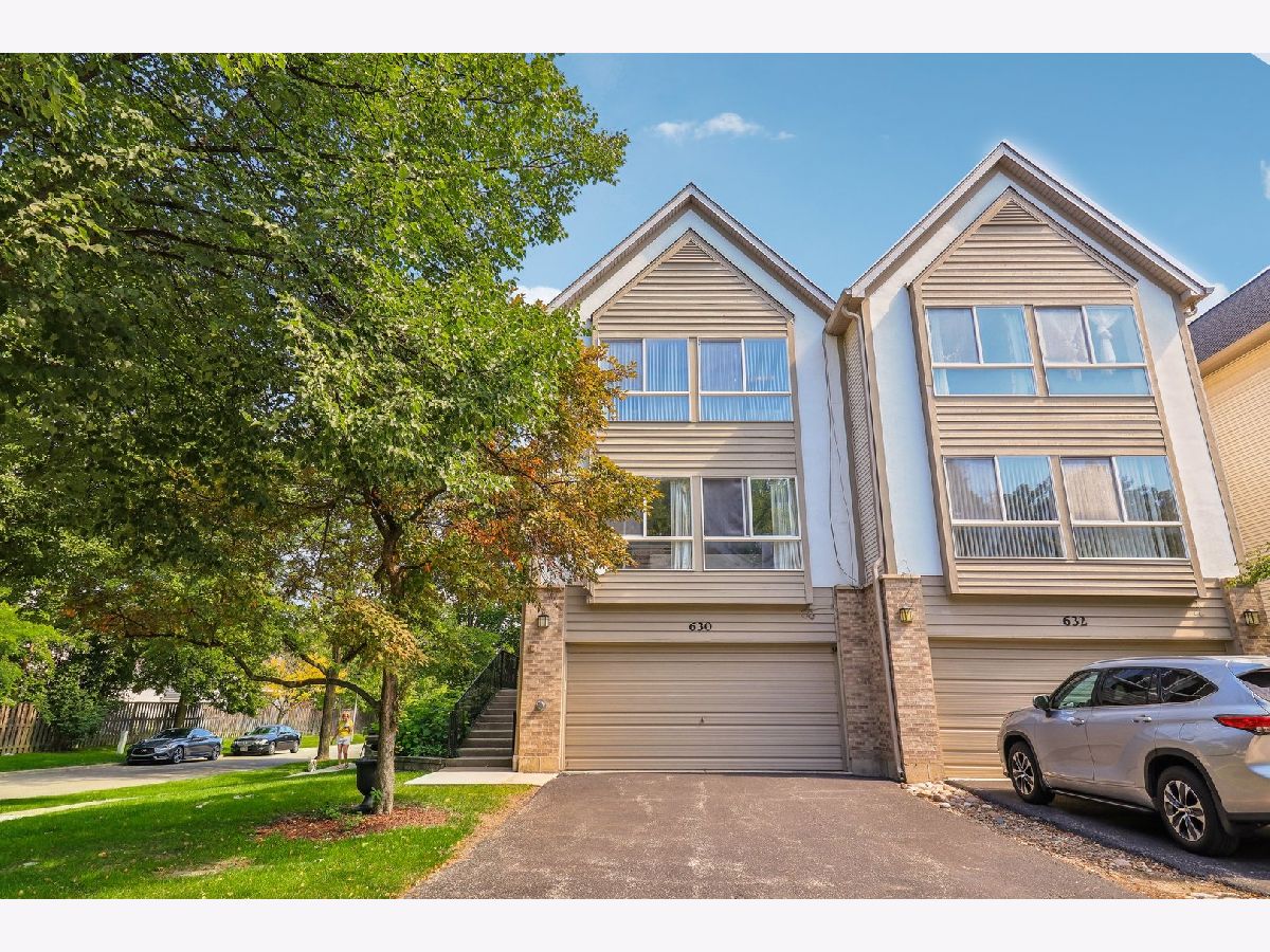 Townhomes Sold Diamond Pointe Mundelein Illinois, 630 Diamond Pointe