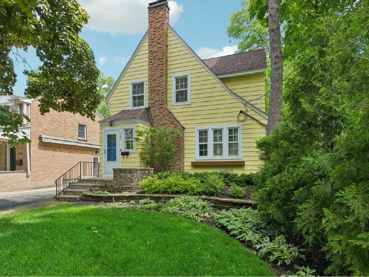Homes & Condos & Townhomes Sold Ravinia Highland Park Illinois, 745 Broadview