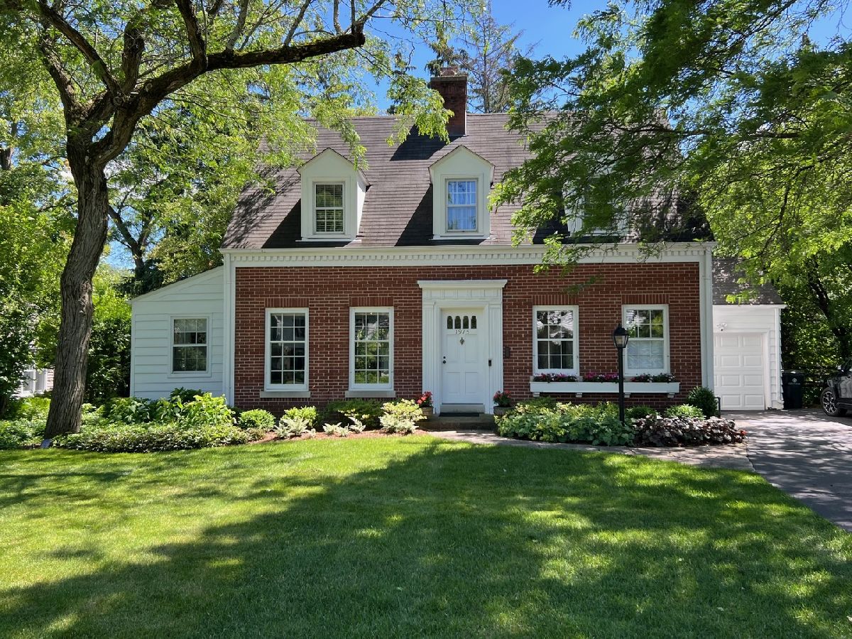 Homes & Condos & Townhomes Sold Swainwood Glenview Illinois, 1975 Spruce