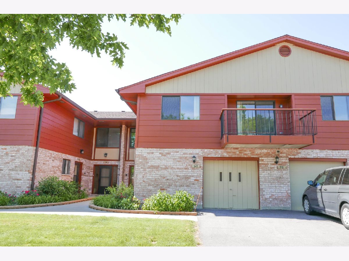 Townhomes & Homes Rented Weathersfield North Schaumburg Illinois, 768 Whalom