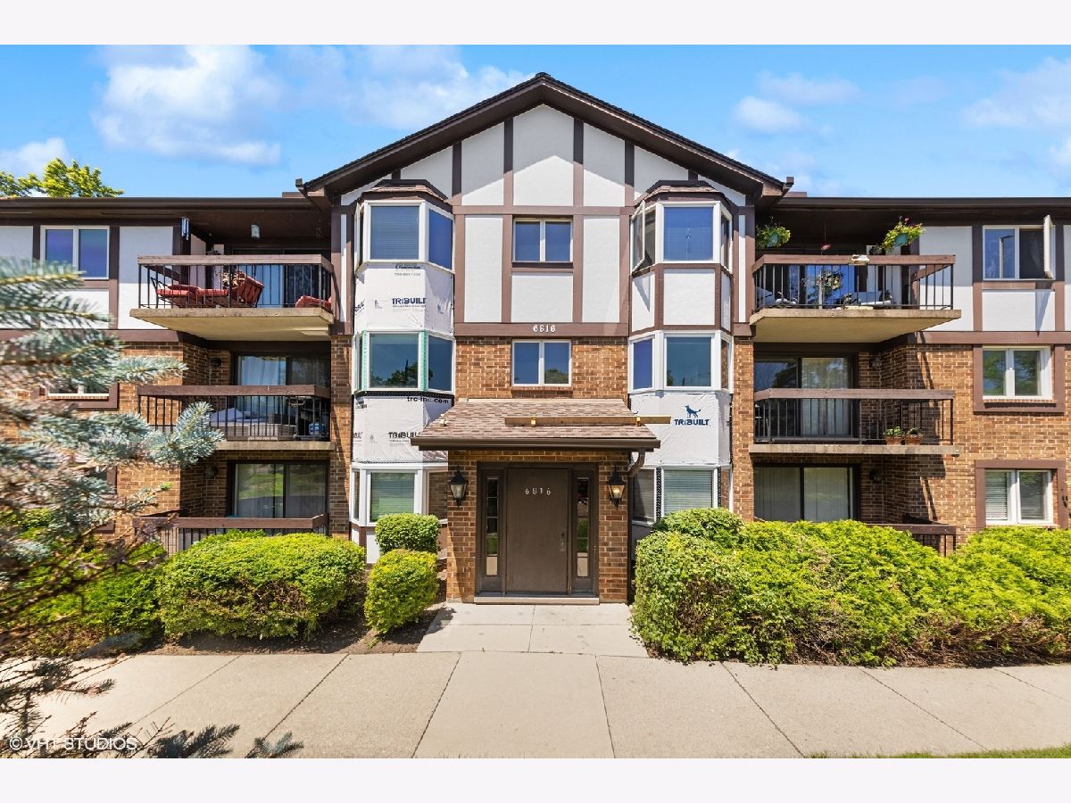 Condominiums Sold Indian Ridge Lakes Indian Head Park Illinois, 6816 Joliet