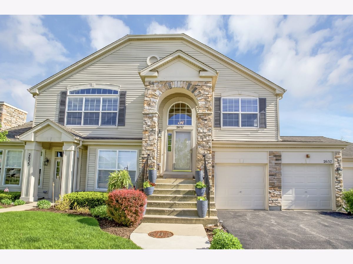 Townhomes & Homes Sold Grand Pointe Meadows West Dundee Illinois, 2637 Maple