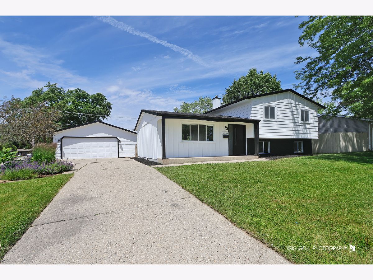 Homes Sold Grandwood Park Gurnee Illinois, 18390 Linda