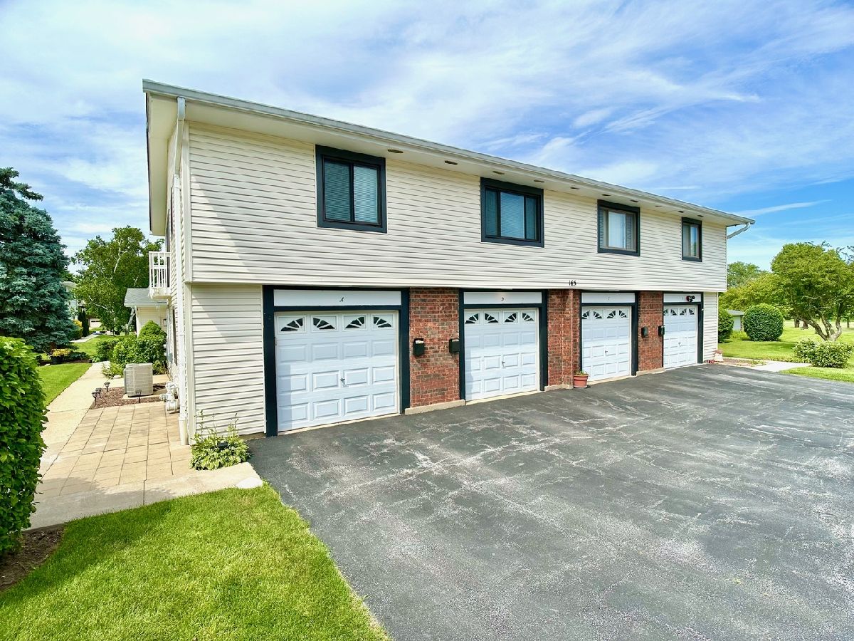 Townhomes & Condos & Homes Sold Fairfield Bloomingdale Illinois, 165 Chatham