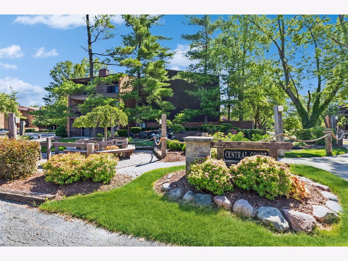 Condominiums Sold Scarborough Fare Oak Forest Illinois, 14515 Central