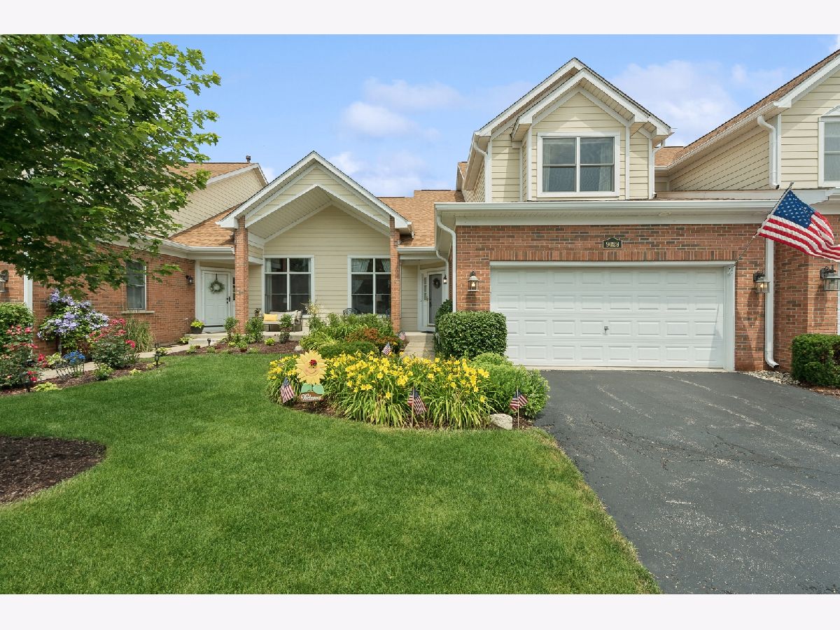Townhomes & Homes Sold Falcon Green Lakewood Illinois, 9028 Falcon Greens