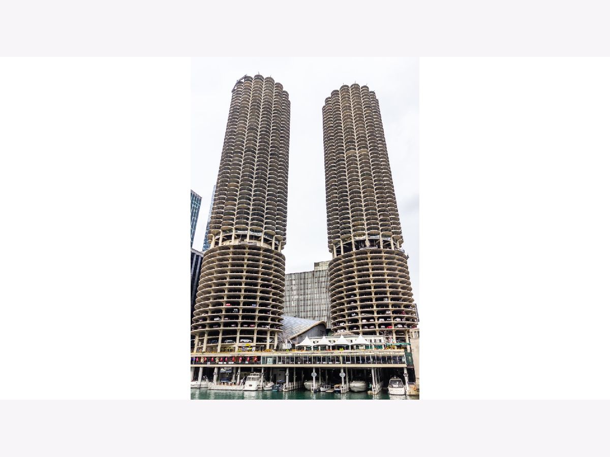 Condominiums Rented Marina Towers Chicago Illinois, 300 State