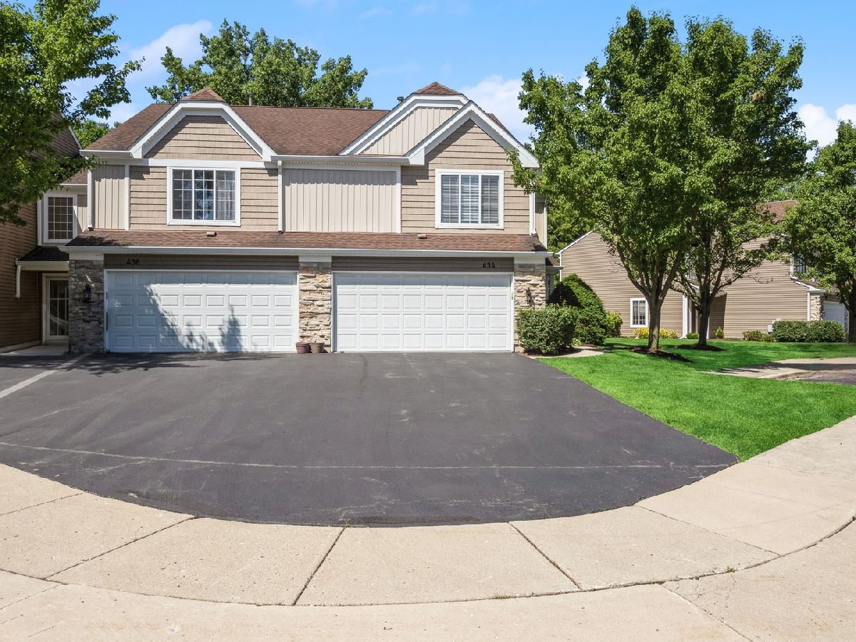 Townhomes Sold Sherwood Forest Streamwood Illinois, 434 Locksley