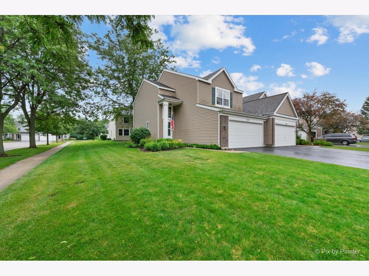 Townhomes Sold Mistwood Crystal Lake Illinois, 757 Savannah
