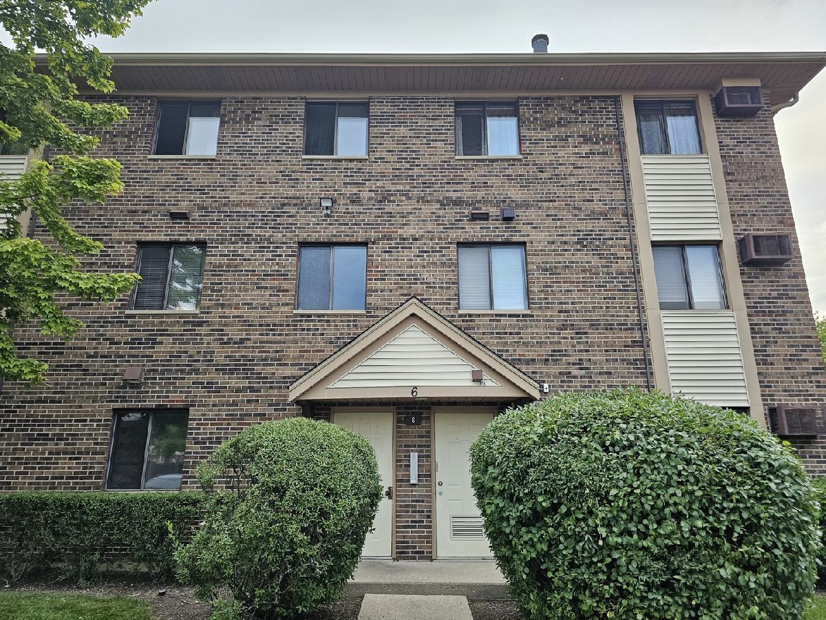 Condominiums Sold Century Park Vernon Hills Illinois, 6 Parkside