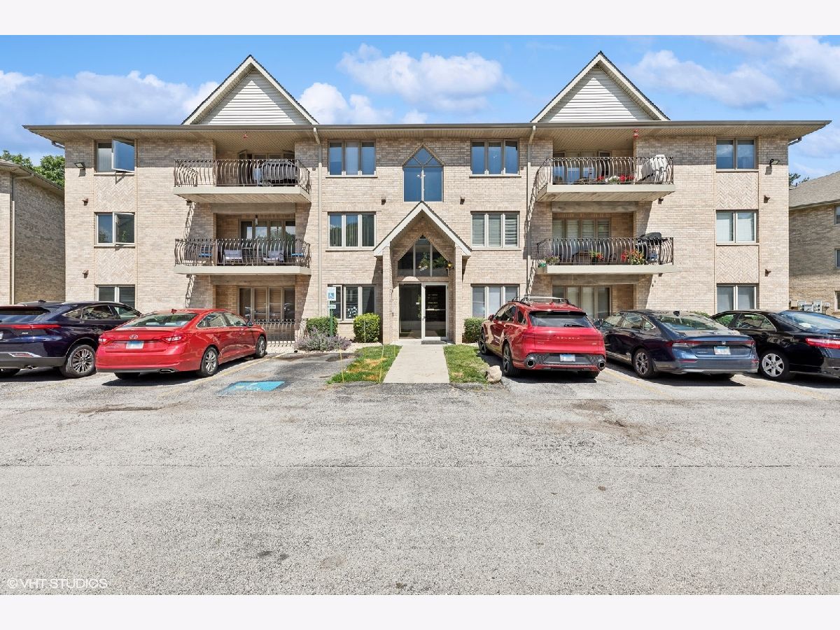 Condominiums Sold Shadow Creek Oak Forest Illinois, 5130 Shadow Creek