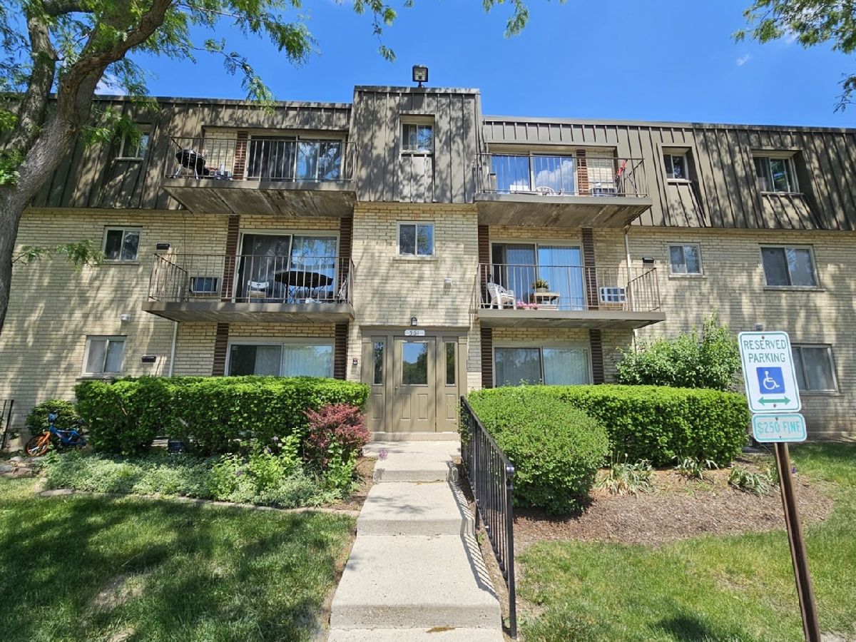 Condominiums Sold Fairway Greens Wheeling Illinois, 561 Fairway View