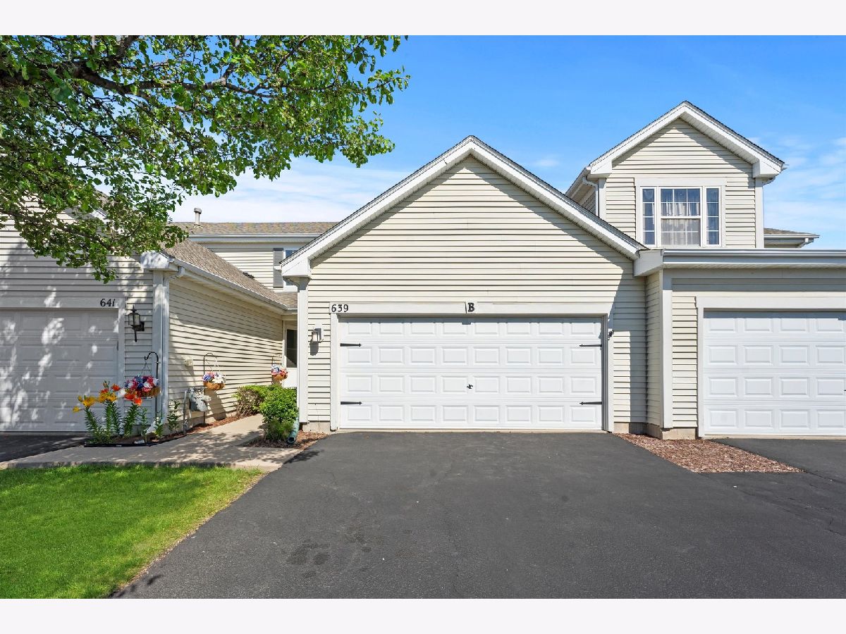 Townhomes & Homes Sold Chestnut Ridge Minooka Illinois, 639 Chestnut Rdg