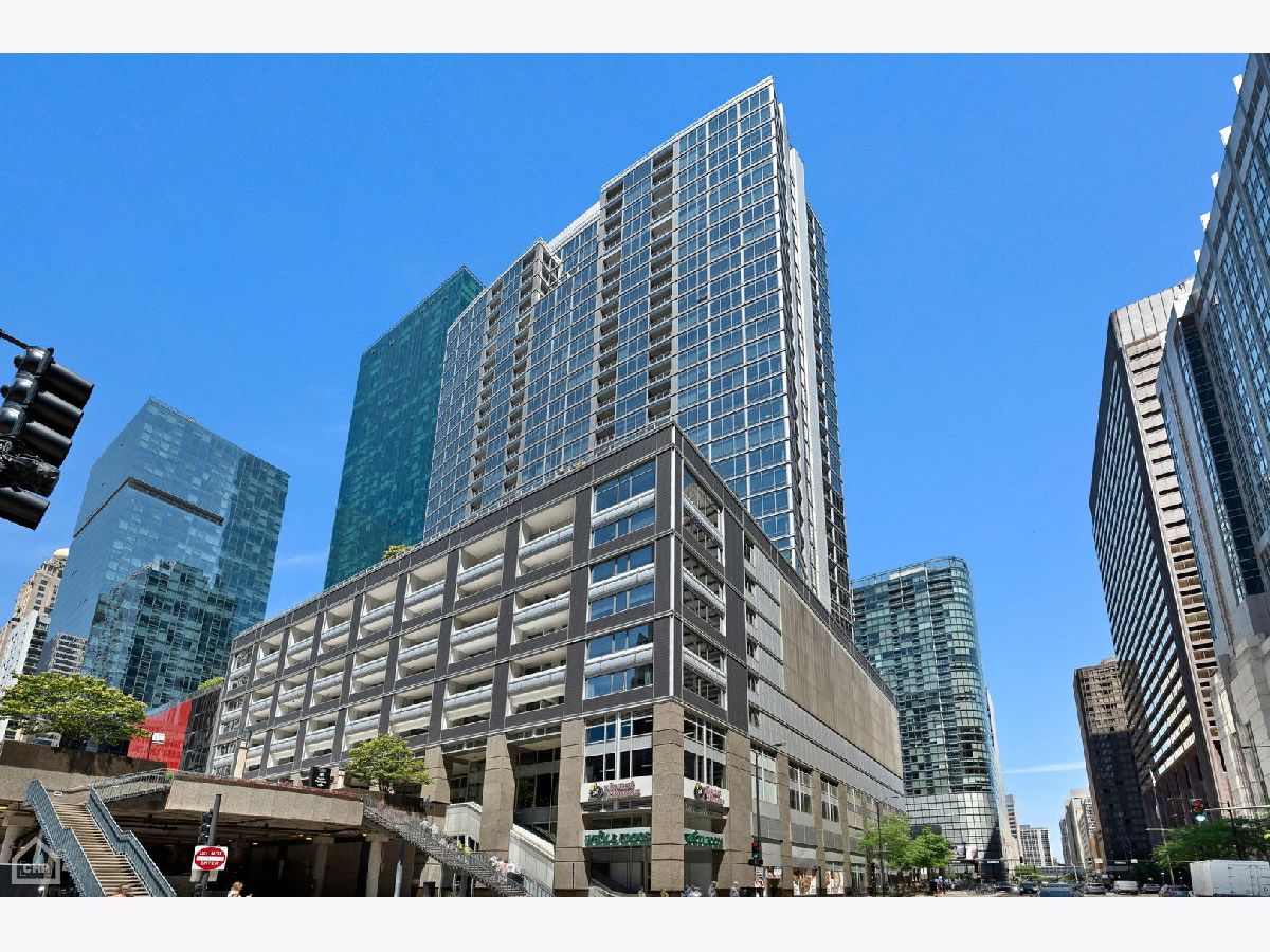 Condominiums Rented Fairbanks At Cityfront Chicago Illinois, 240 Illinois