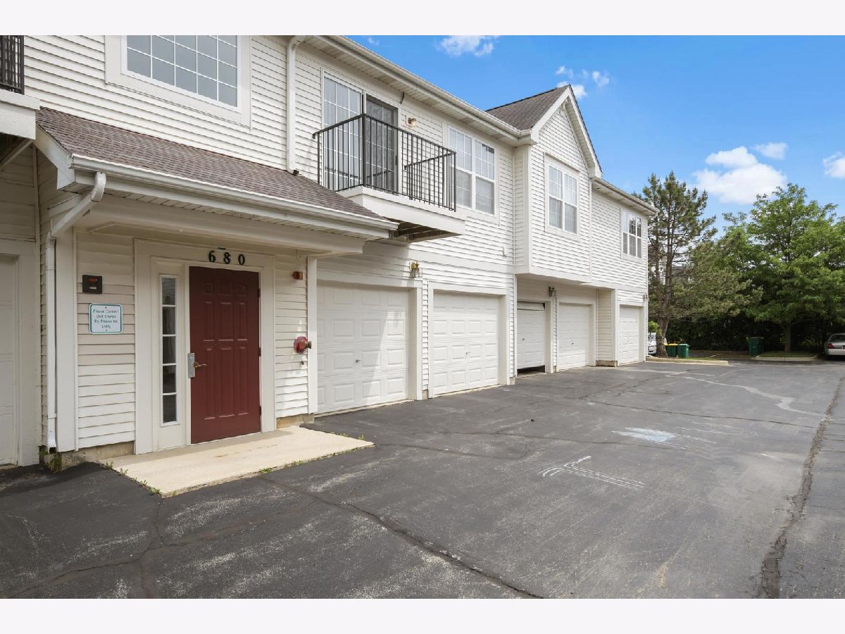 Townhomes & Condos Rented River Mill Crossings Wheeling Illinois, 680 Mill