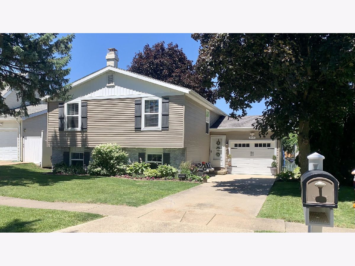 Homes & Condos & Townhomes Sold Lakewood Bloomington Illinois, 2410 Anchor