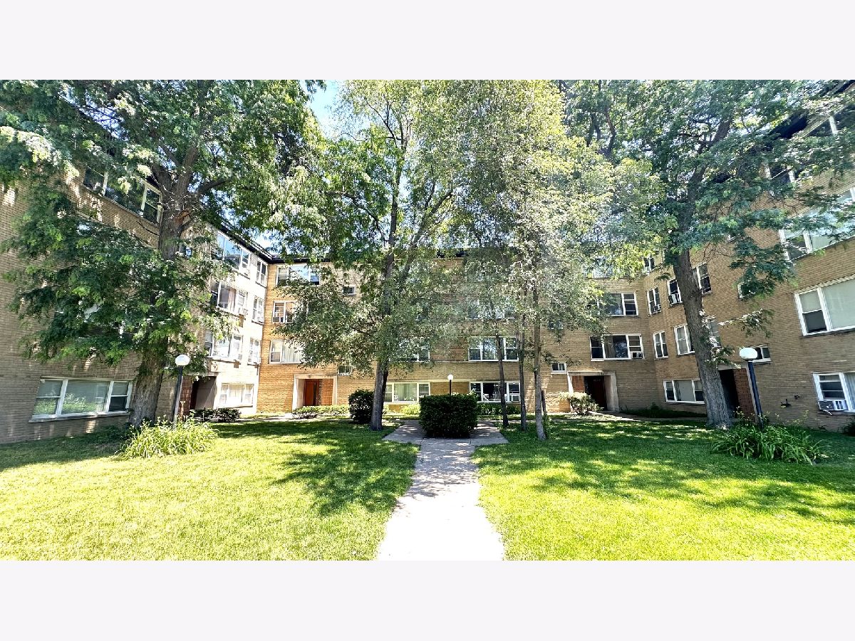 Condominiums & Homes Rented Norwood Court Chicago Illinois, 6145 Seeley