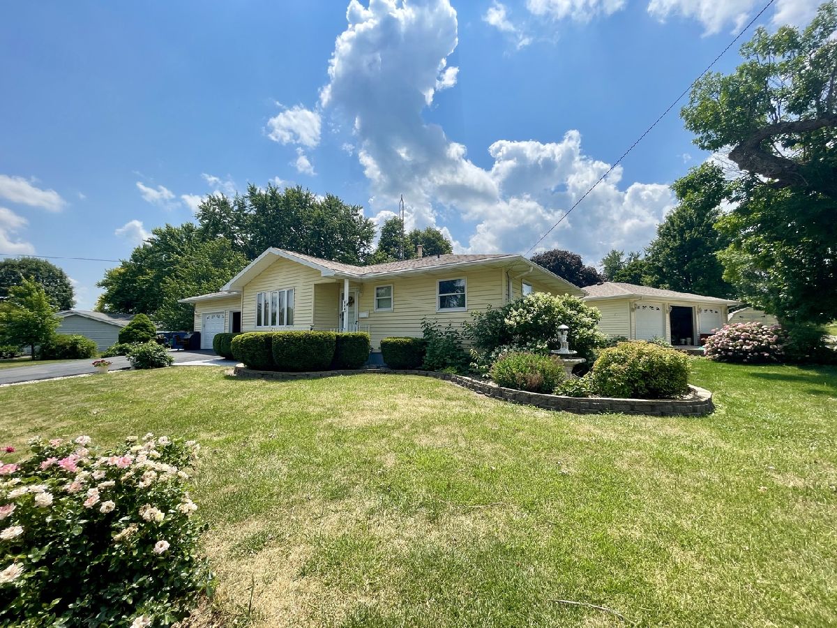  Sold Malden Illinois, 209 South