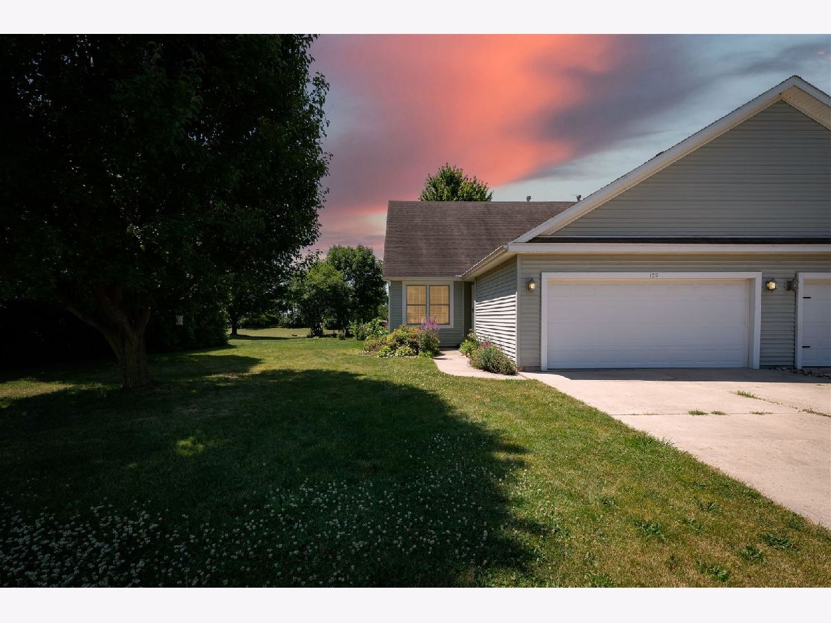 Homes & Condos & Townhomes Sold Mallard Point Downs Illinois, 109 Labrador