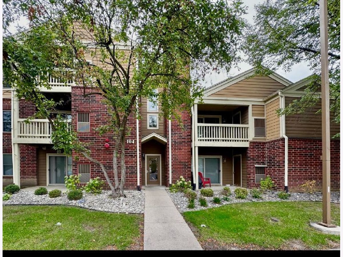 Condominiums Sold Park Bloomingdale Bloomingdale Illinois, 104 Glengarry