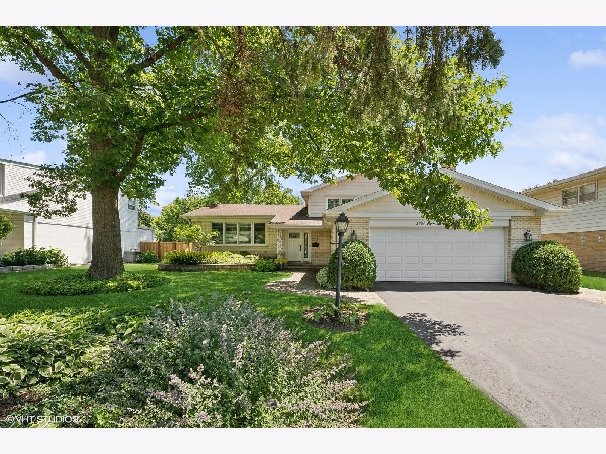 Homes Sold Knolls Northbrook Illinois, 2795 Appletree