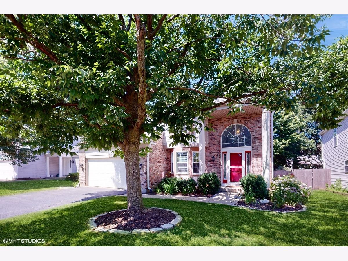 Homes & Townhomes Sold Harbor Springs Aurora Illinois, 2854 Coastal